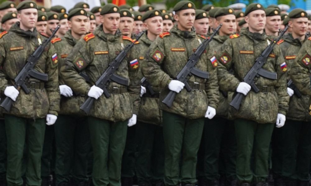 Rússia mobiliza mais de 30 mil soldados em nova ofensiva na Ucrânia e se prepara para ‘longa’ guerra contra o Ocidente