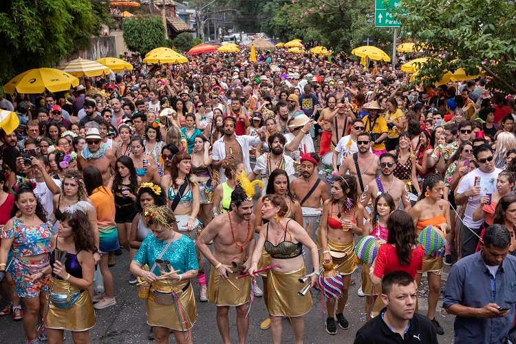 Blocos de carnaval se manifestam neste domingo contra privatização da Sabesp