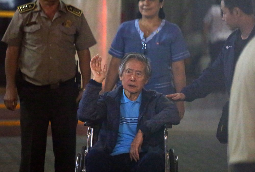 Ex-presidente do Peru, Fujimori é internado em UTI após sofrer queda em casa