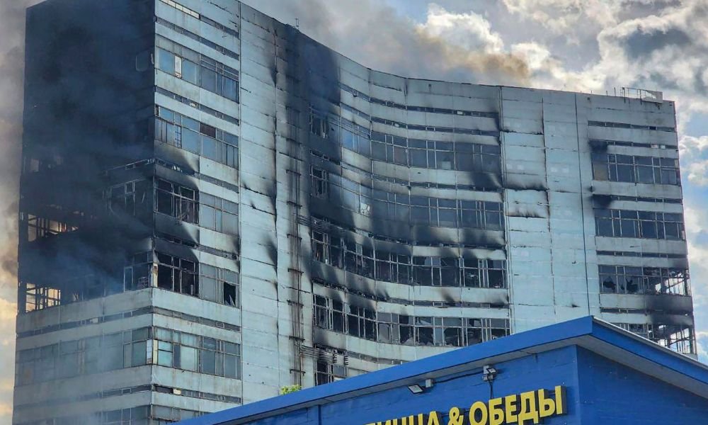 Incêndio em prédio comercial na Rússia deixa 8 mortos