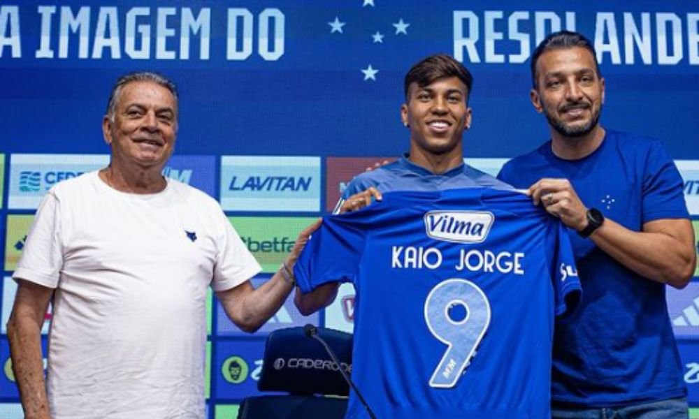 Kaio Jorge é apresentado como novo reforço do Cruzeiro e fala sobre ensinamentos de Cristiano Ronaldo: ‘Aprendi muita coisa’
