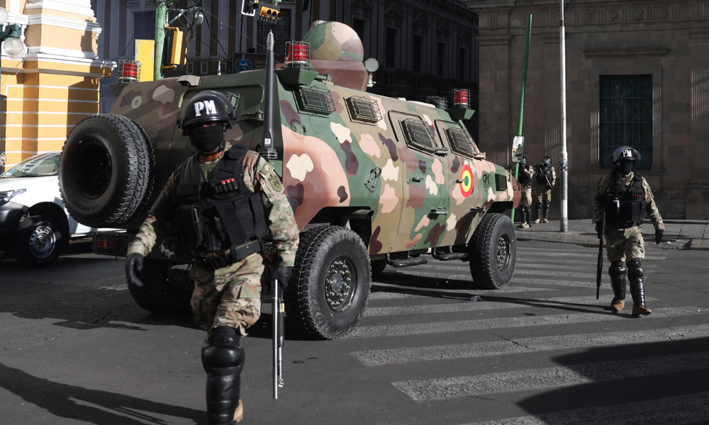 Presidente da Bolívia anuncia novos comandantes militares após tentativa de golpe