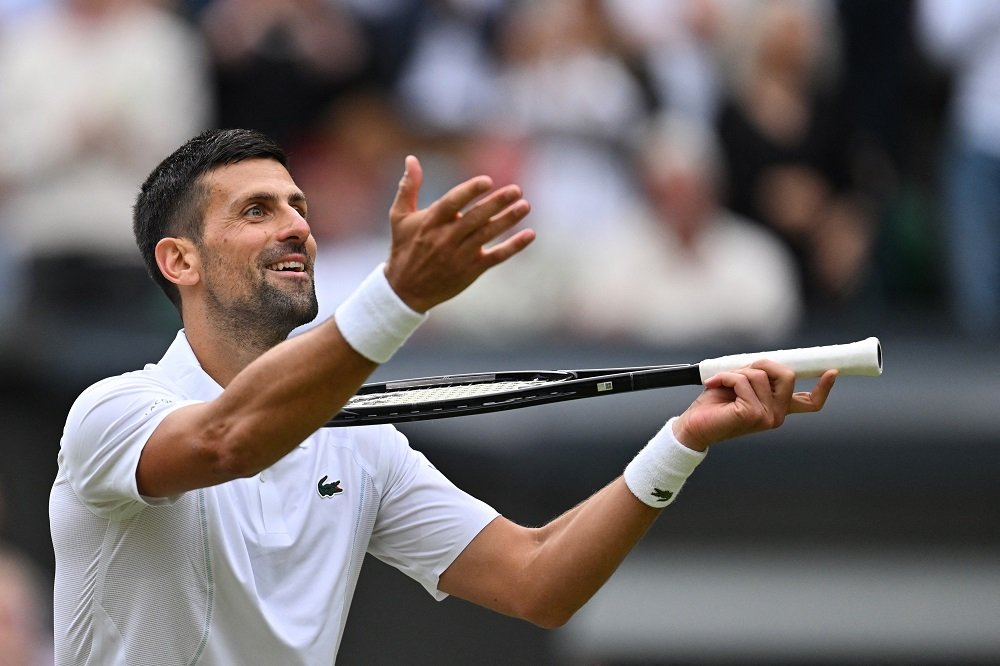 Djokovic e Alcaraz vencem suas semifinais e vão reeditar final do ano passado em Wimbledon