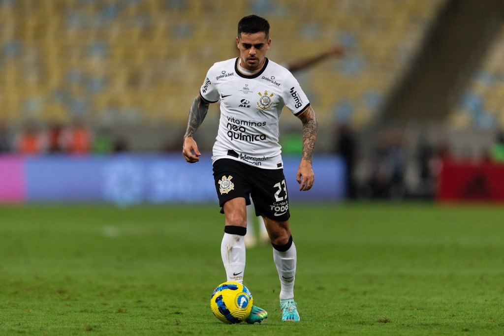 Fagner renova com Corinthians até 2026: ‘Quem sabe não encerro minha carreira aqui’