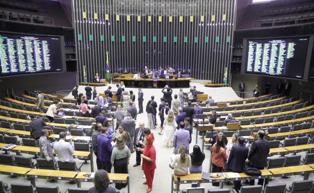 PEC da Anistia para partidos políticos é aprovada em primeiro turno na Câmara