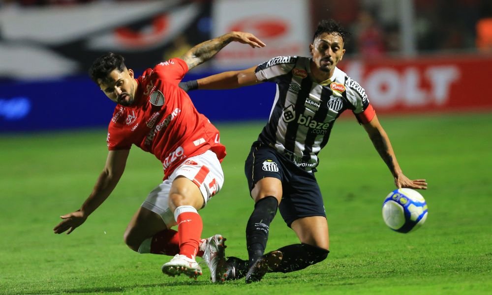 Santos cede empate ao Vila Nova, mas se mantém na liderança da Série B