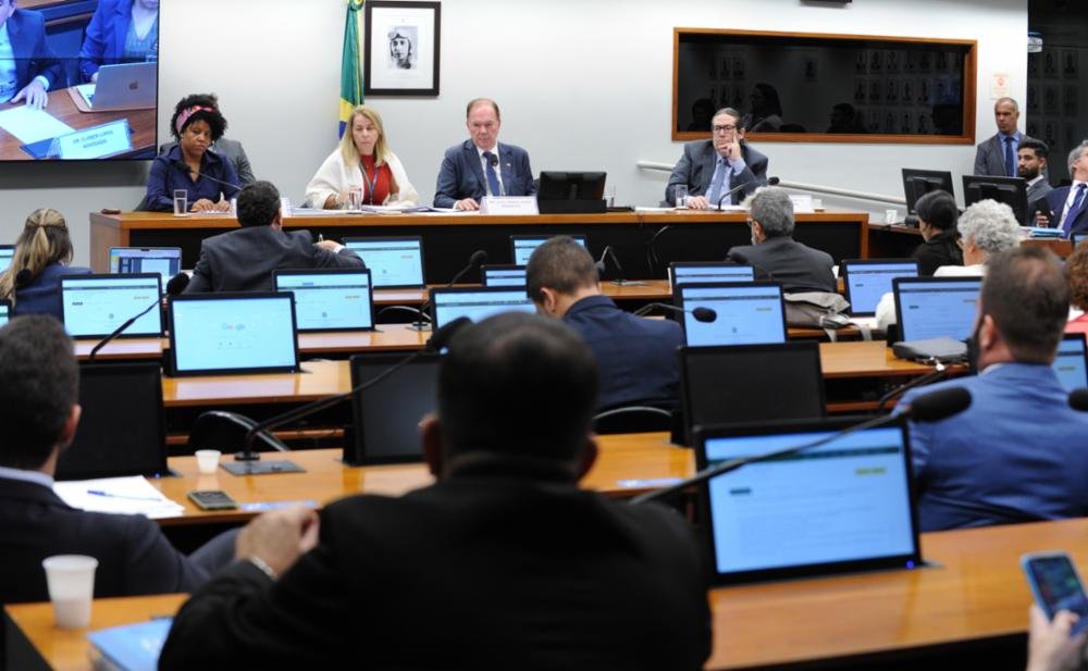 Sete testemunhas faltam e apenas ex-assessor defende Chiquinho Brazão no Conselho de Ética da Câmara