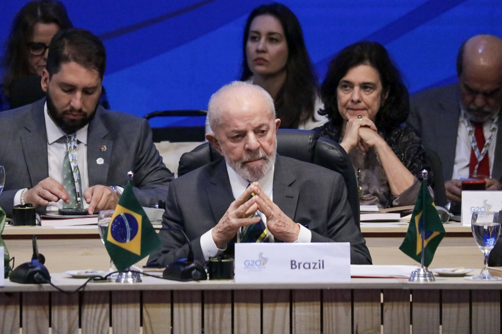 ‘Não é possível estar no século 21, discutir IA e debater fome’, diz Lula