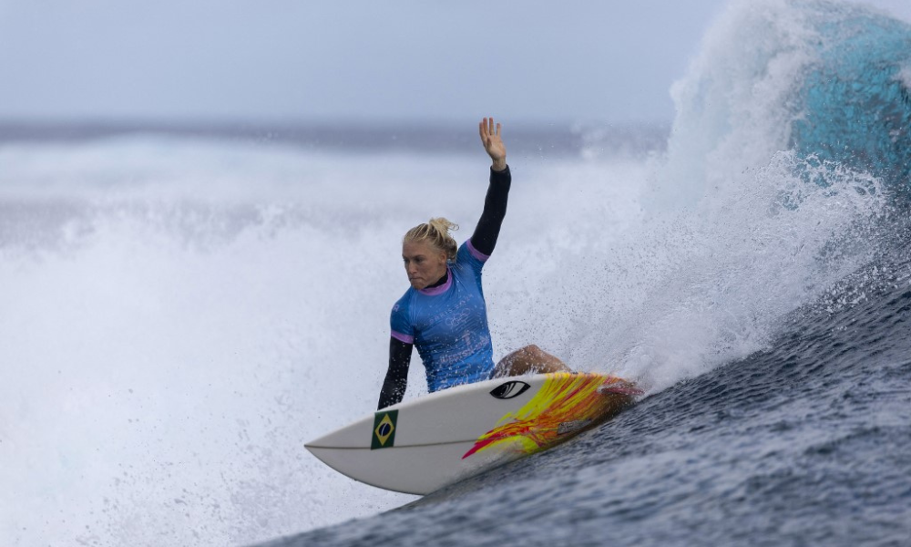 Tati Weston-Webb perde para Caroline Marks e dá adeus ao título do WSL Finals; Ítalo avança para fase decisiva