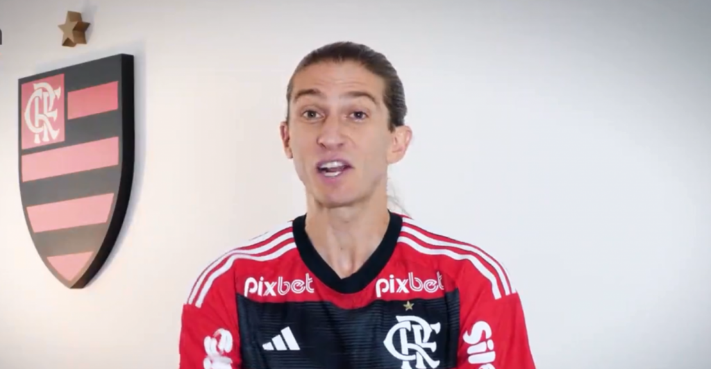 Filipe Luís lamenta primeira derrota no comando do Flamengo