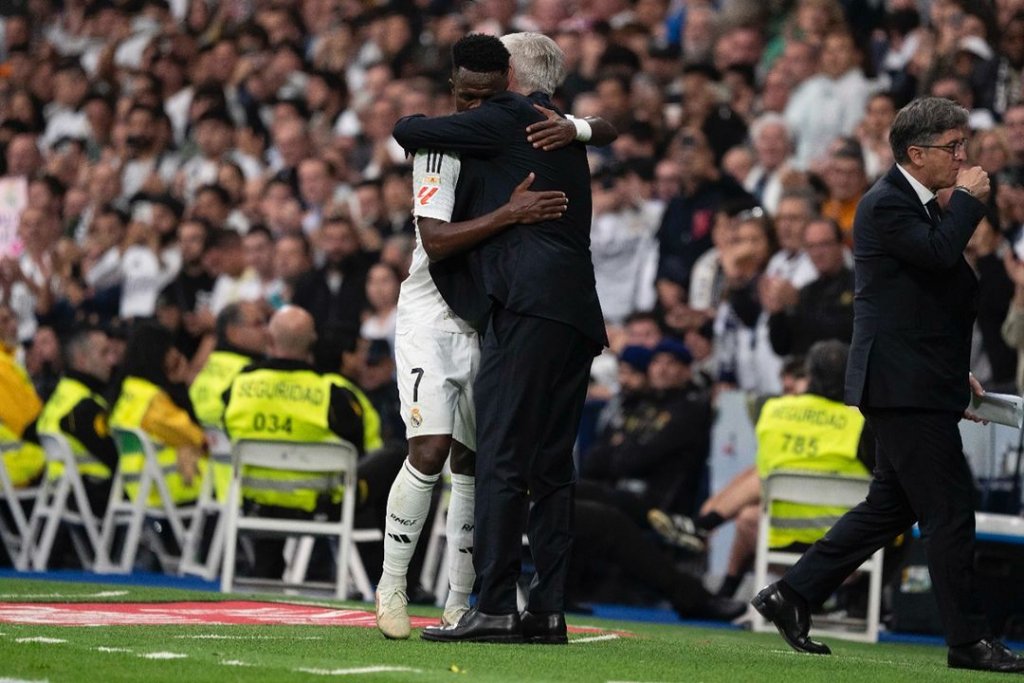 Ancelotti exalta Vini Jr. após atuação de gala na goleada do Real Madrid: ‘Te amo’