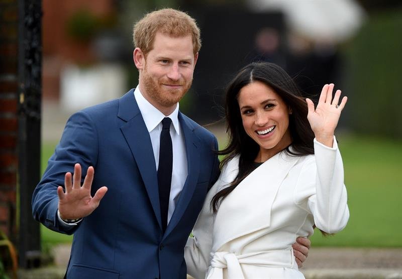 Príncipe Harry e Meghan Markle acolhem vítimas de incêndios na Califórnia